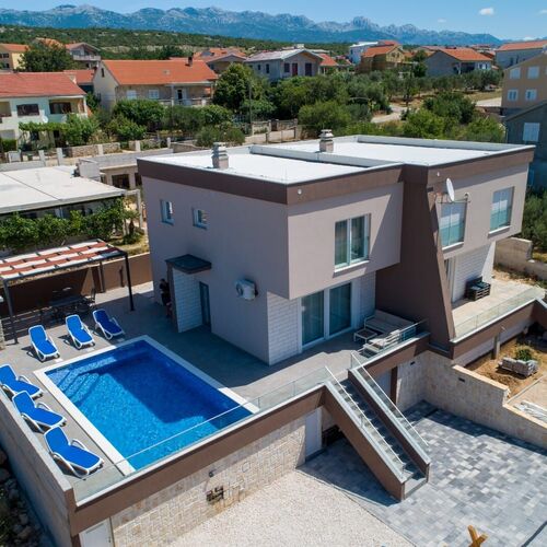 Apartment Azeret sa bazenom Maslenica