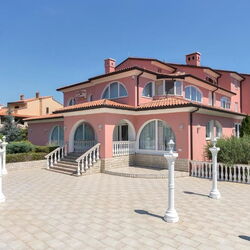 Apartments and Rooms Villa Chiara Krnica