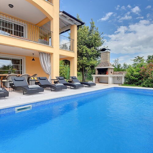 Villa Ari Krnica  2