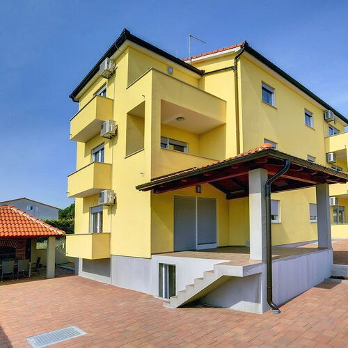 House Robert Medulin  4
