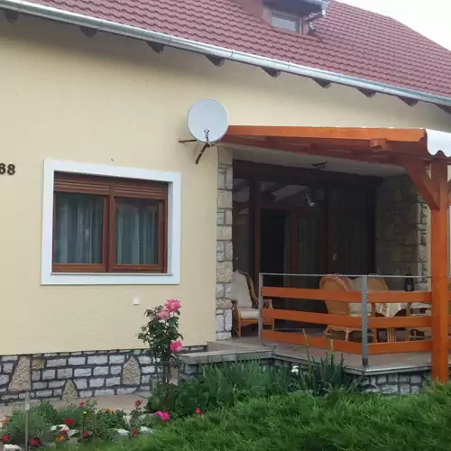 Berta Apartmanház Balatonföldvár ***