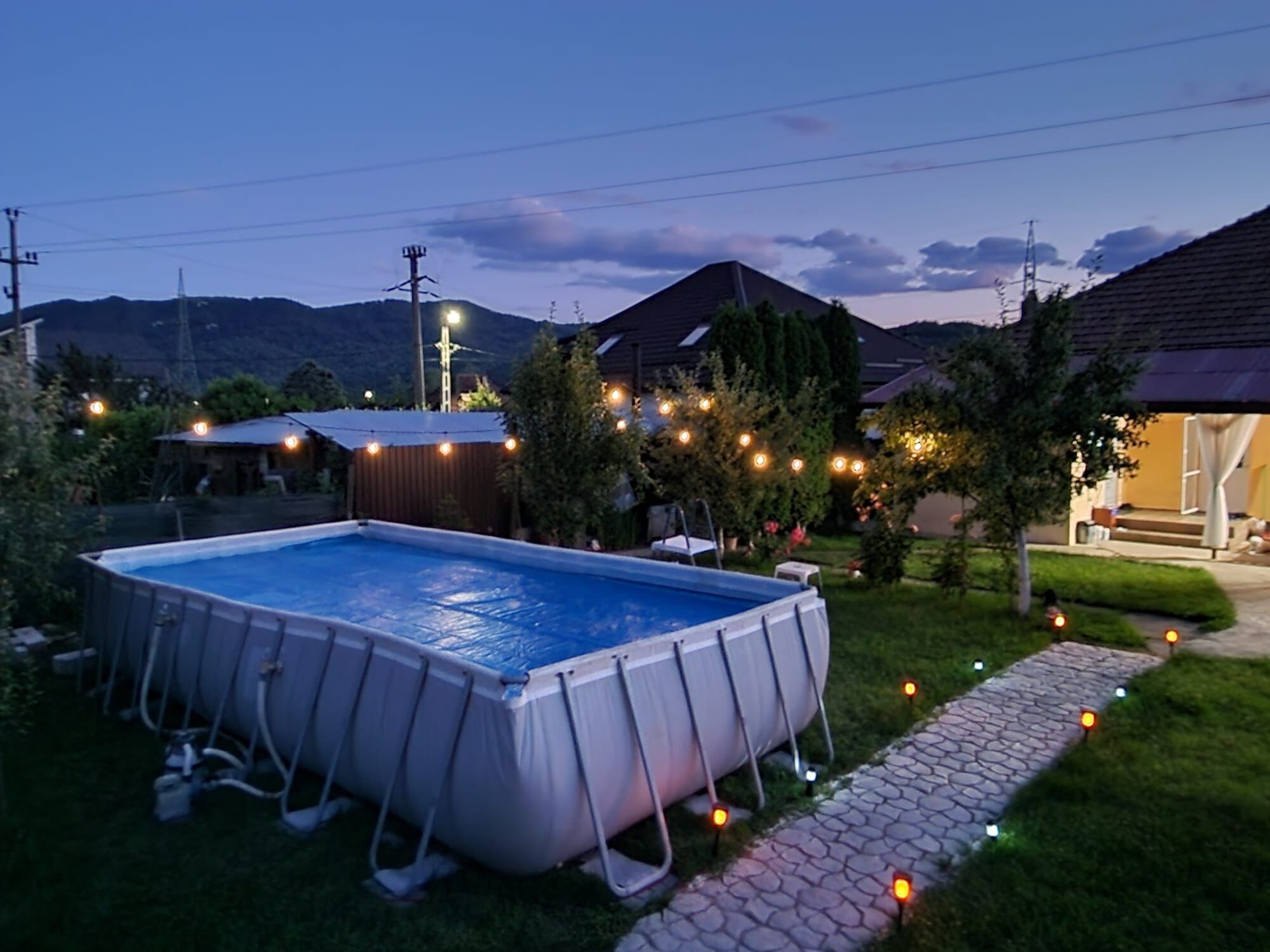 Casa Trandafirilor Călimăneşti