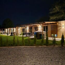 SPA STYRUŚ DOMKI SAUNY I JACUZZI NA WYŁĄCZNOŚĆ Giewartów 