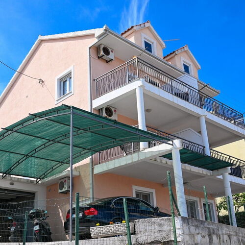 Holiday House Narona Mastrinka ★ 2