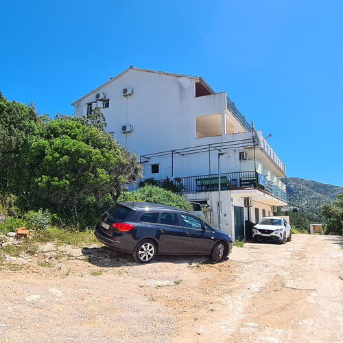 Apartments Ana i Ante Punta Milna  2