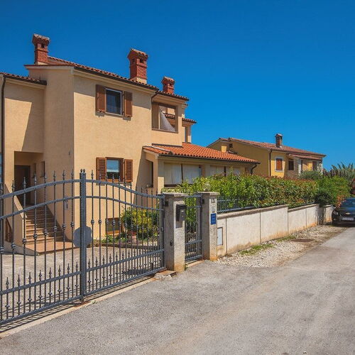 Apartment House Vinkuran  2