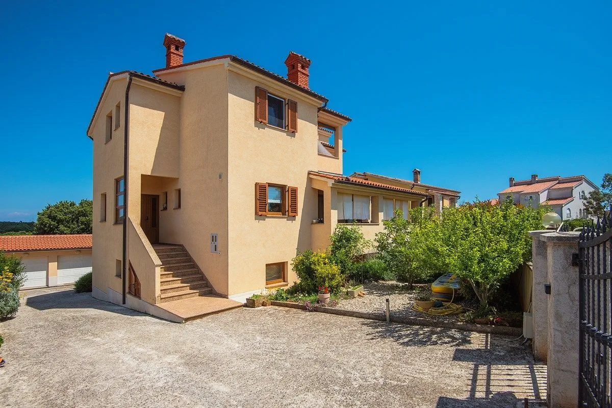 Apartment House Vinkuran
