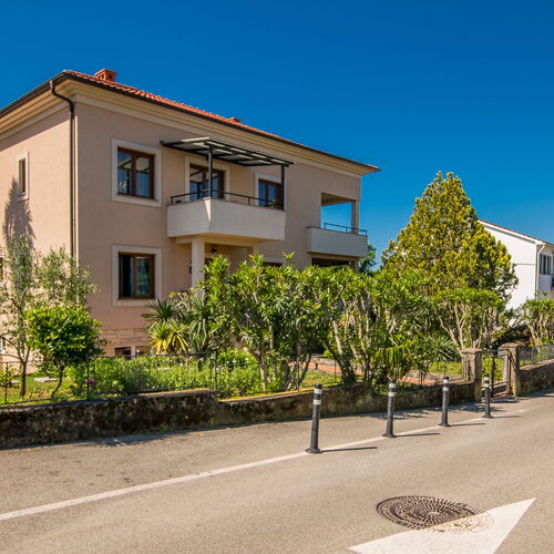 Apartments Katja Njivice  2