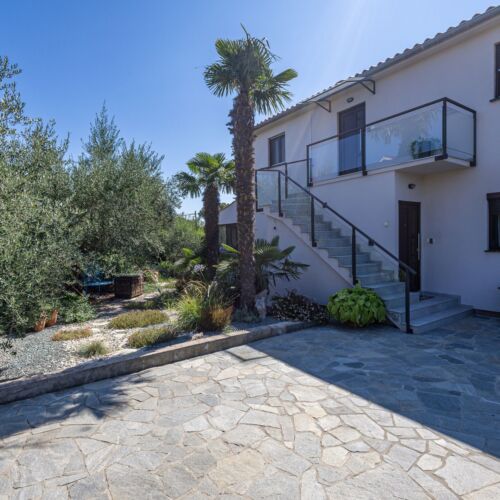 Apartments Aki Malinska