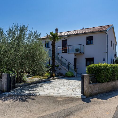 Apartments Aki Malinska