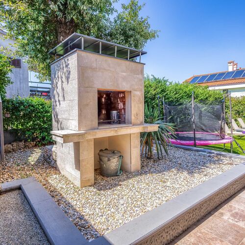 Apartment Siora Njivice