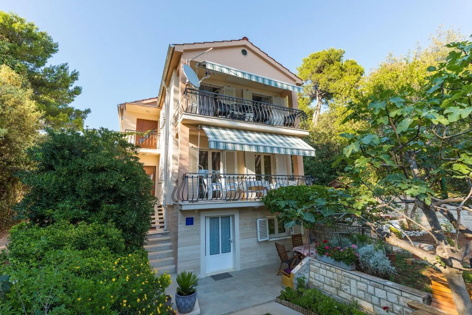 Apartments Baradić Petrcane