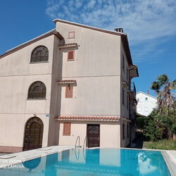 Apartments LEO with pool Umag