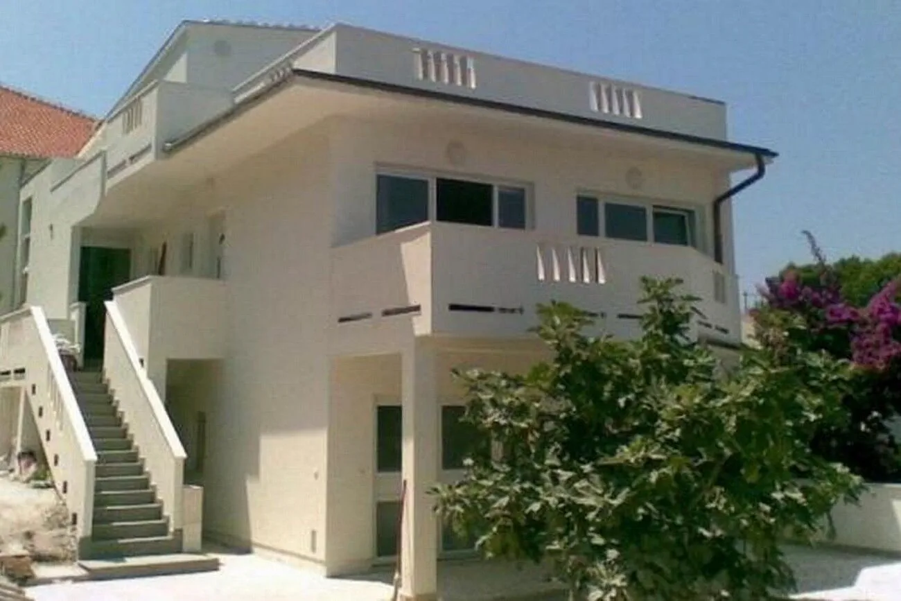 Apartments With Parking Space Sutivan, Brač - 20155 Sutivan