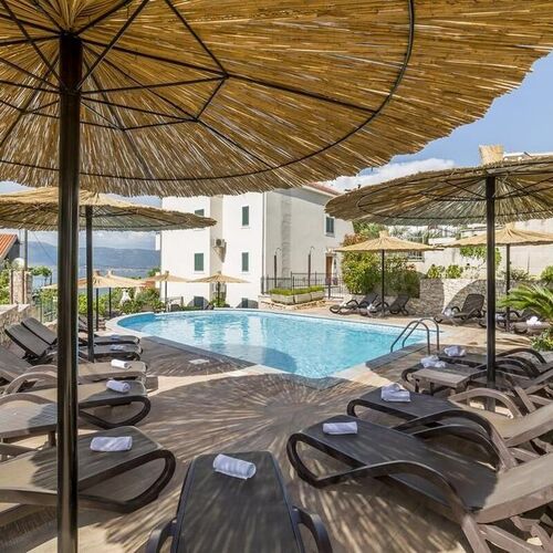 Apartmanok Családok Részére Medencével Slatine, Ciovo - 20341 Slatine