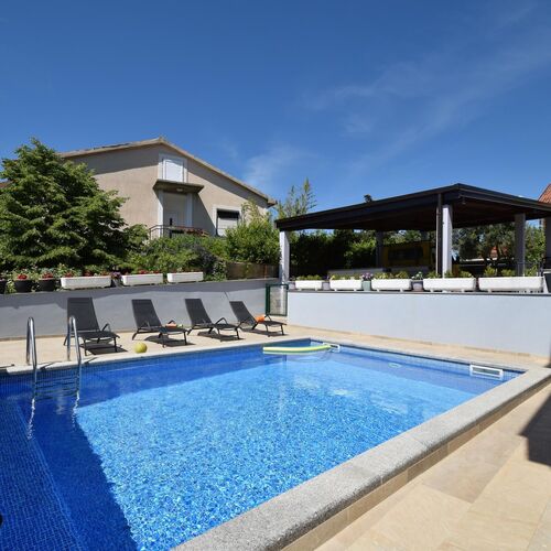 Apartmanok Családok Részére Medencével Omisalj, Krk - 20617 Omišalj