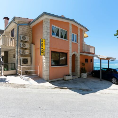 Apartmanok Parkolóhellyel Omis - 20787 Omiš