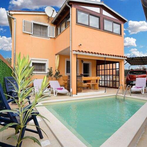 Apartmanok Családok Részére Medencével Fazana - 20792 Fažana