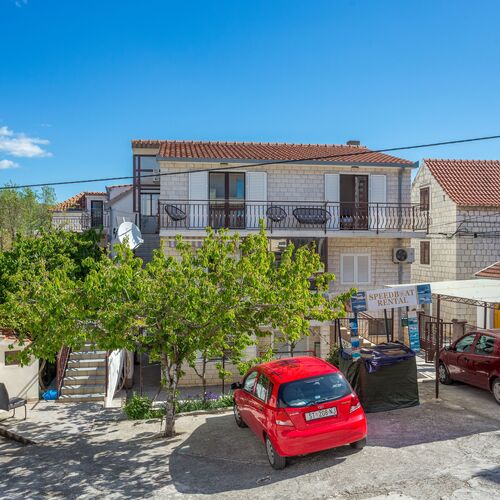 Apartmanok Parkolóhellyel Trogir - 20874  2