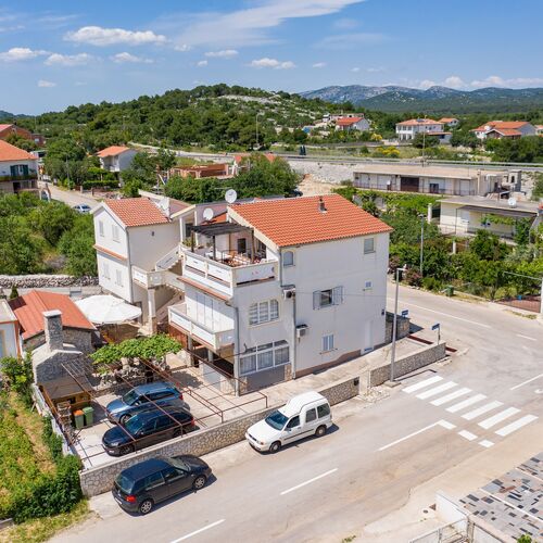 Apartmanok Parkolóhellyel Pirovac, Sibenik - 21008 Pirovac  2
