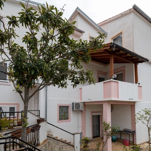 Apartmanok és Szobák A Tenger Mellett Posedarje, Novigrad - 21123 Posedarje  2