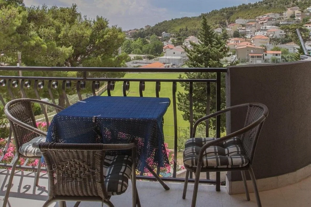 Apartments With WiFi Dugi Rat, Omiš - 21251 Dugi Rat