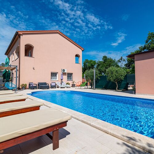 Apartmanok Családok Részére Medencével Pula - 21314