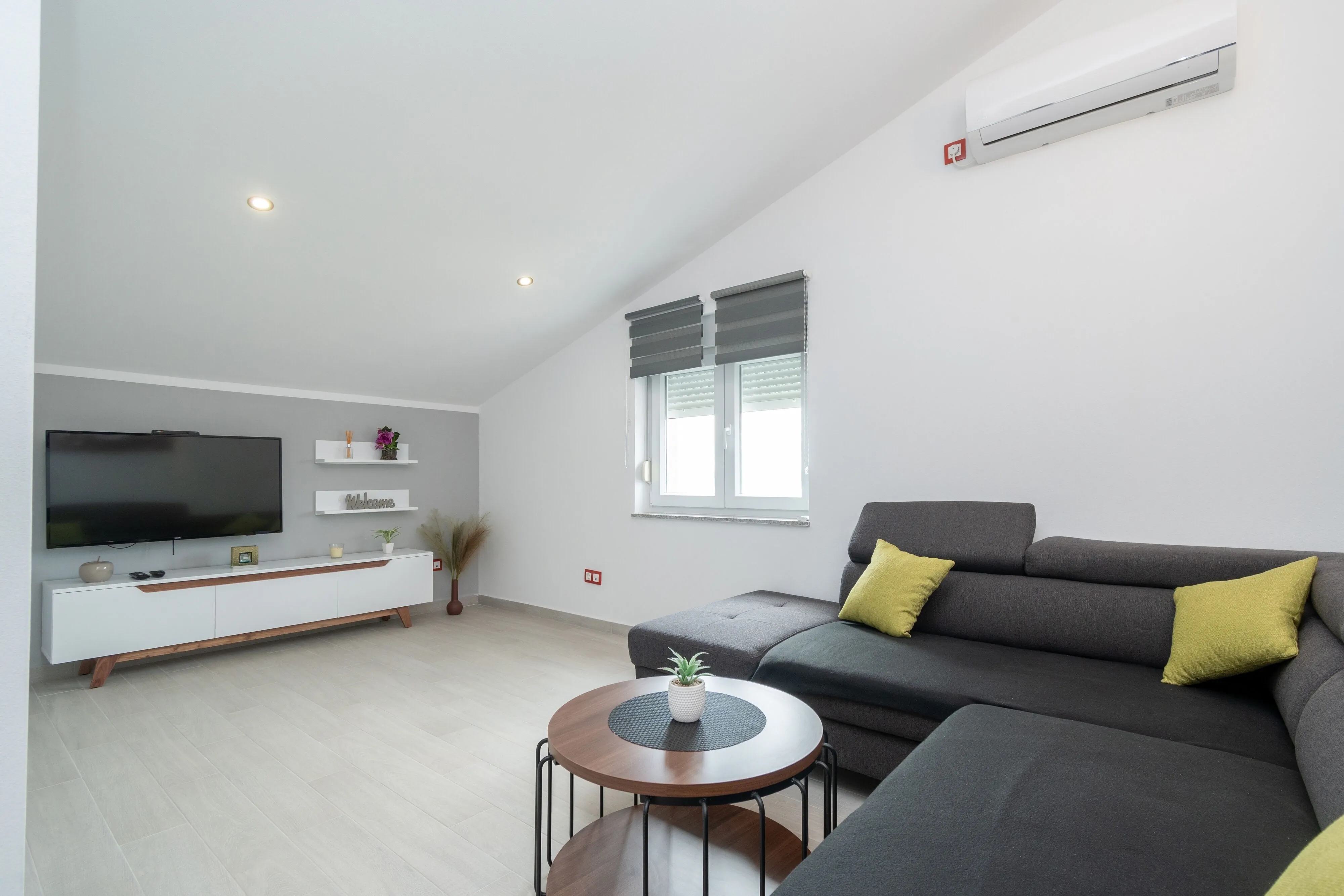 Apartments With Parking Space Maslenica, Novigrad - 21404 Maslenica