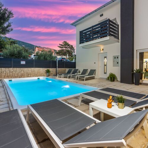 Nyaralóház Medencével Baska, Krk - 21537 Baška