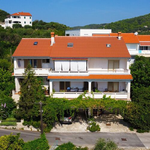 Apartmanok és Szobák Parkolóhellyel Palit, Rab - 21755 Palit