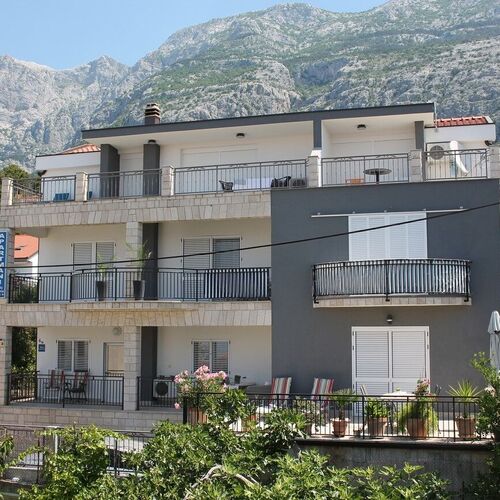 Apartmanok Parkolóhellyel Makarska - 21911  2