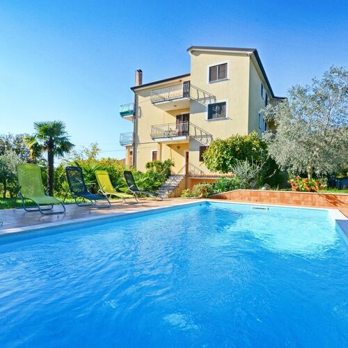 Apartmanok Családok Részére Medencével Valica, Umag - 21926 Valica  2