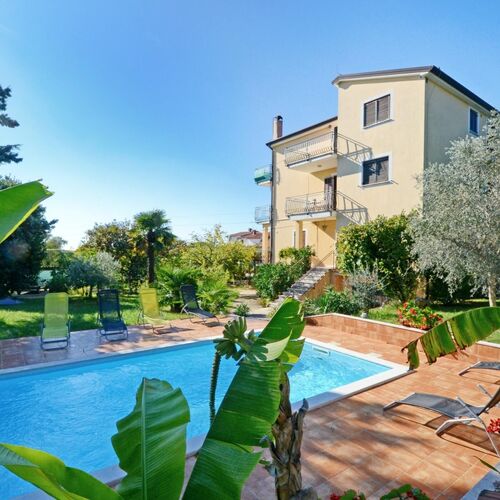 Apartmanok Családok Részére Medencével Valica, Umag - 21926 Valica
