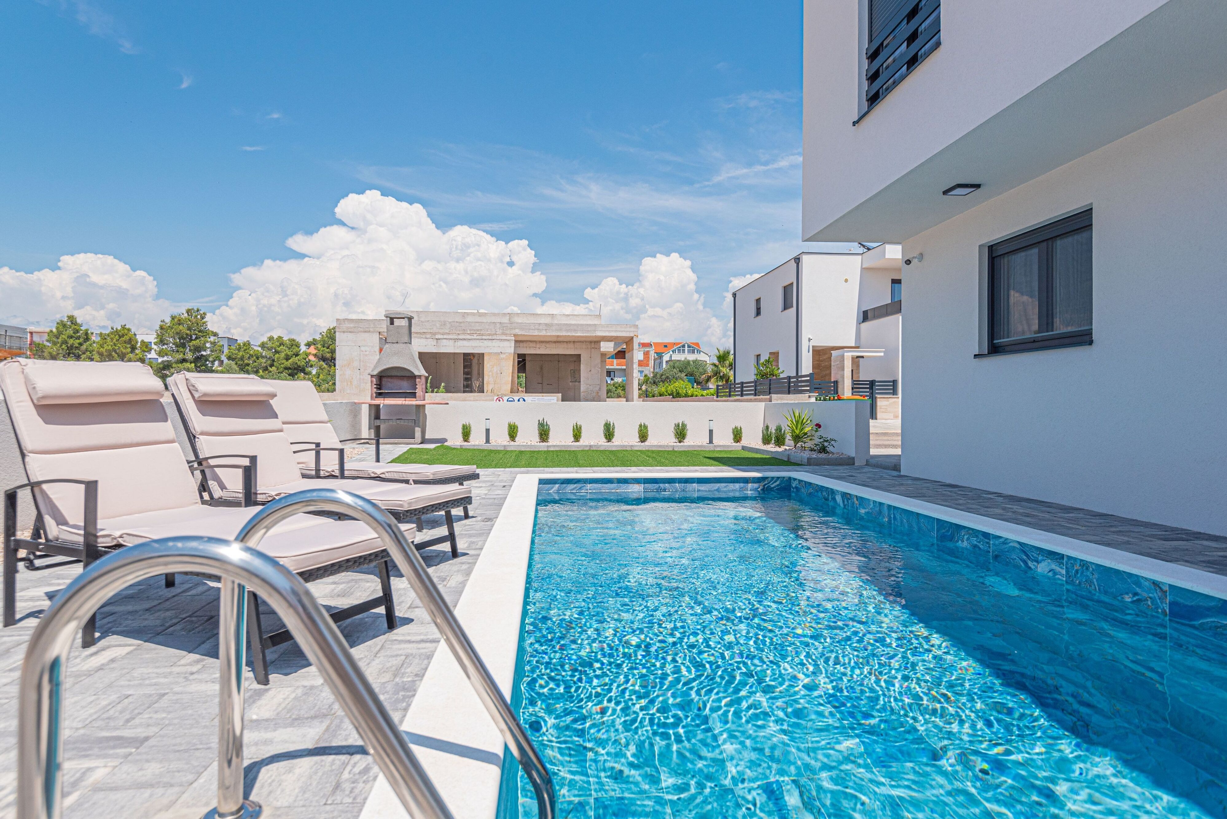 Nyaralóház Medencével Vodice - 21991