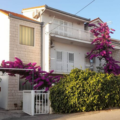 Apartmanok Parkolóhellyel Split - 22101  2
