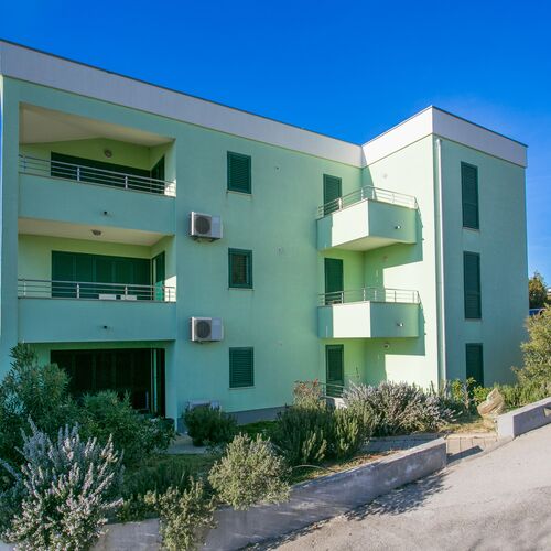 Apartmanok Parkolóhellyel Okrug Gornji, Ciovo - 22182 Okrug Gornji  4