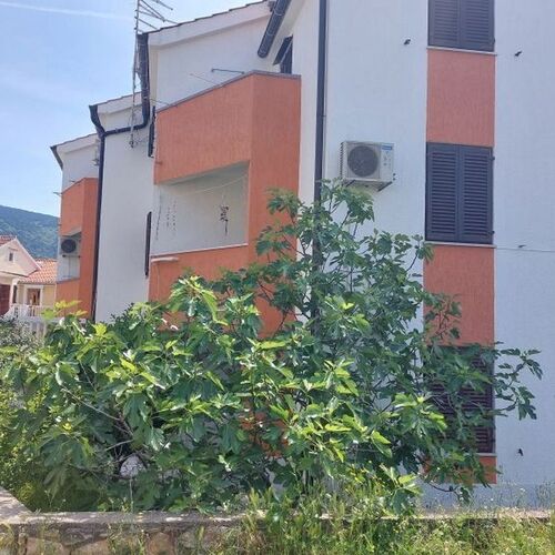 Apartmanok Parkolóhellyel Cres - 22185  2