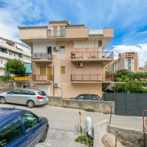 Apartmanok Parkolóhellyel Split - 22293  2
