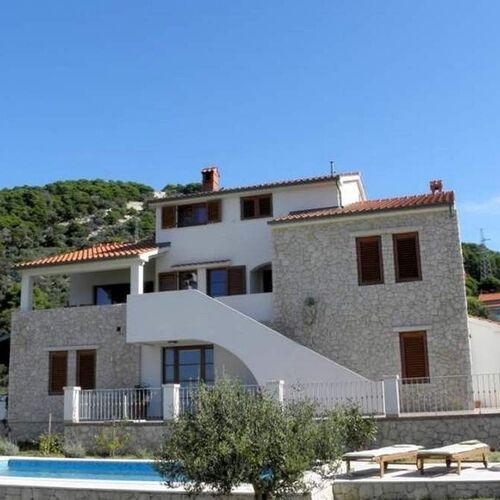 Apartmanok Családok Részére Medencével Barbat, Rab - 22358 Barbat  2