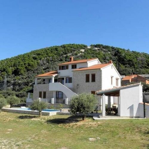 Apartmanok Családok Részére Medencével Barbat, Rab - 22358 Barbat  4