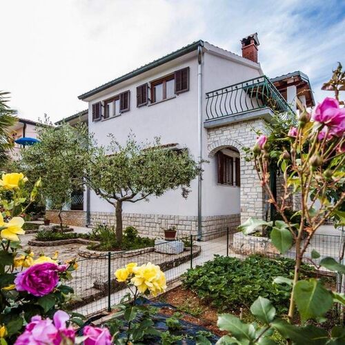 Apartmanok Parkolóhellyel Rovinj - 22528  2