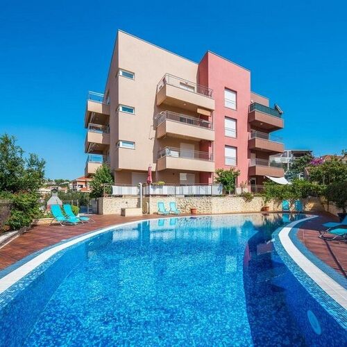 Apartmanok Medencével Okrug Gornji, Ciovo - 22587 Okrug Gornji  2