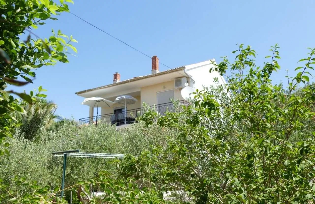 Apartments With Parking Space Barbat, Rab - 22660 Barbat