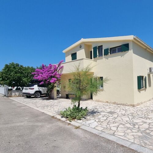 Apartmanok Parkolóhellyel Vir - 22958  2