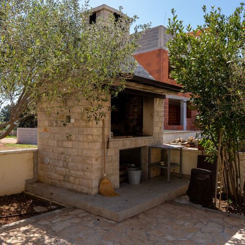 Apartmanok Parkolóhellyel Vir - 23025  2