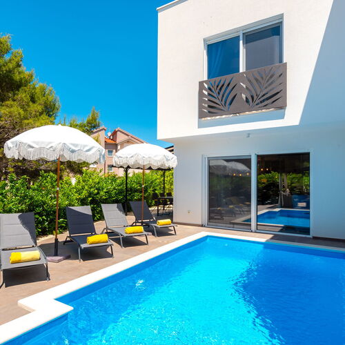 Villa Srima Beach house  4
