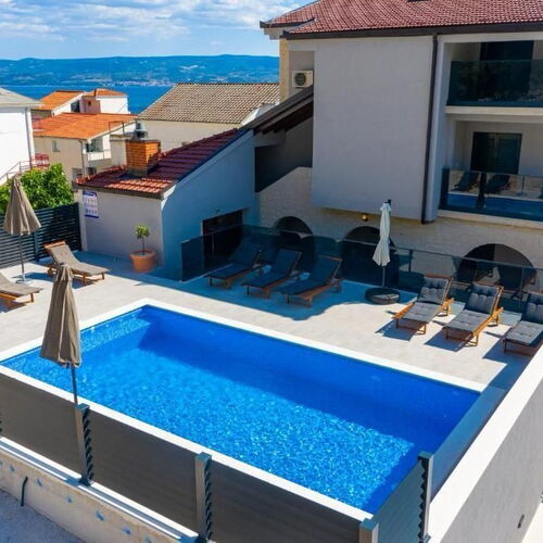 Apartments Villa Milas with pool Jesenice  2