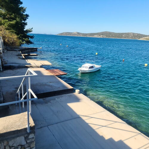 Apartment Seafront Grebastica  3