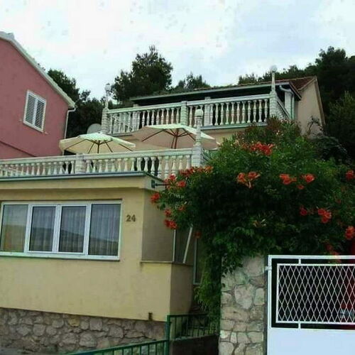 Apartment Seafront Grebastica  4