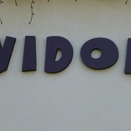 Napis na ścianie domu